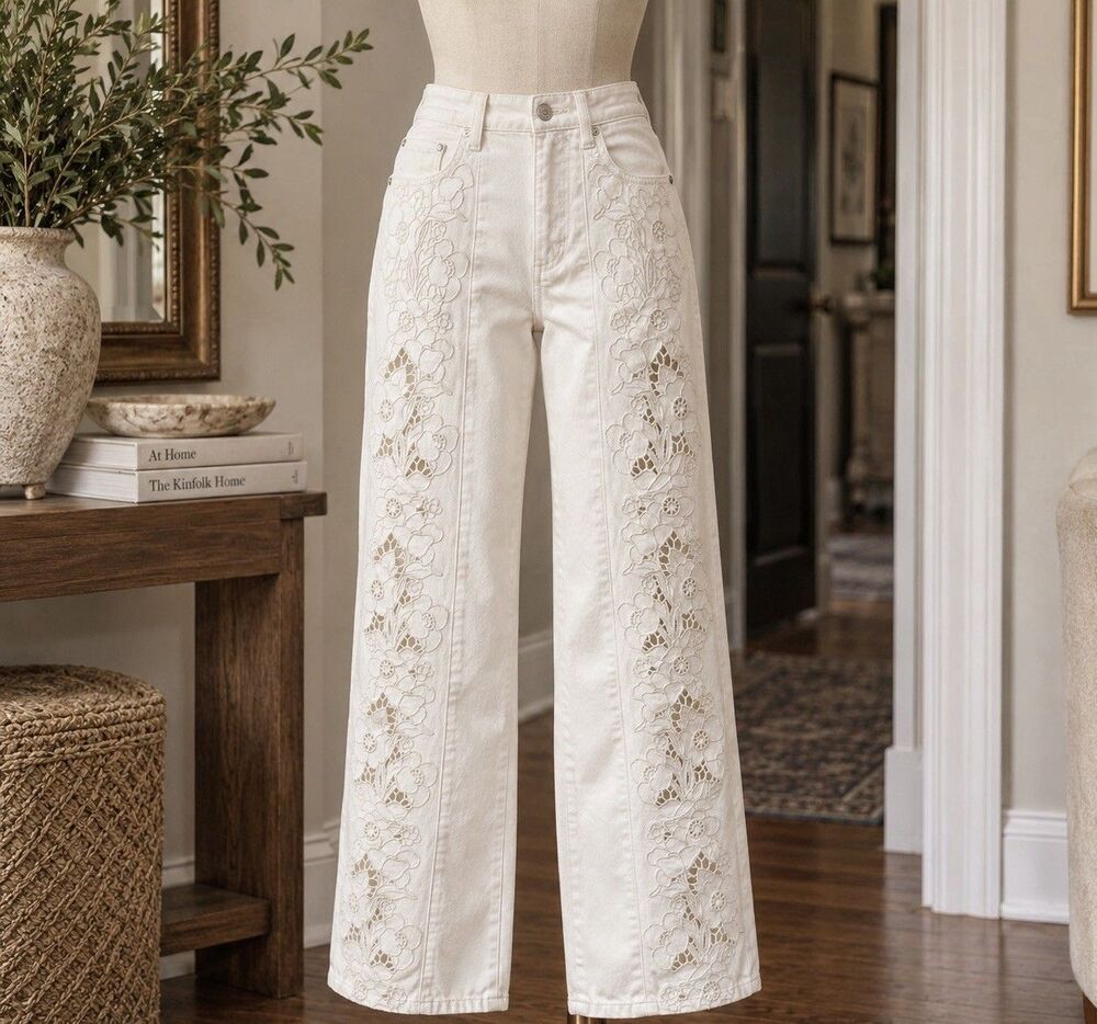 PAIGE Floral Cutwork Embroidered Wide Leg-High Rise Jeans 26'W 31'Inseam - Picture 3 of 6